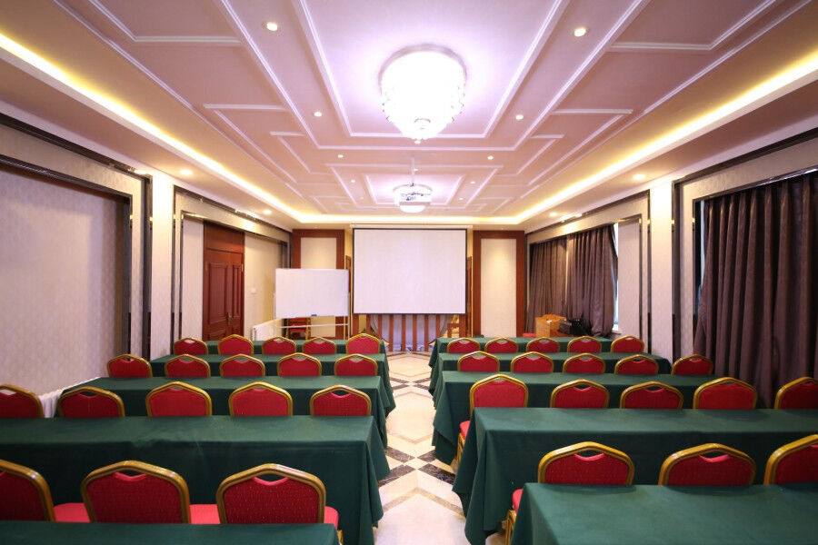 Chonpines Hotel Changchun Exterior photo